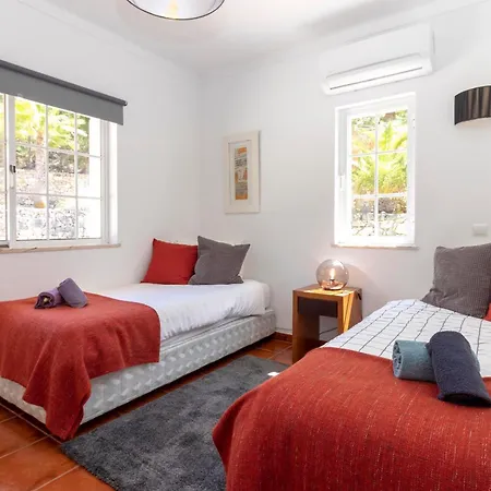 Isabel Stunning Bbq Area Pool Вилла