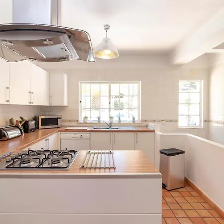 Isabel Stunning Bbq Area Pool Villa *